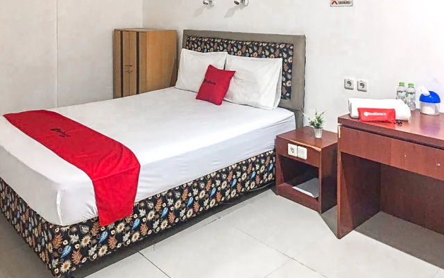 RedDoorz near Bukit Darmo Golf