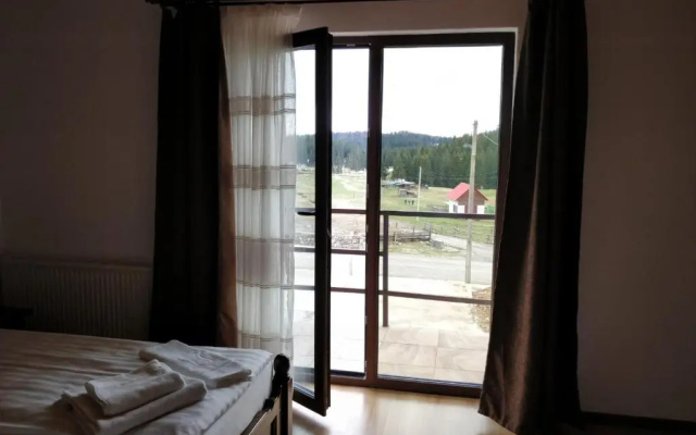 Simiriam Apuseni, Padis