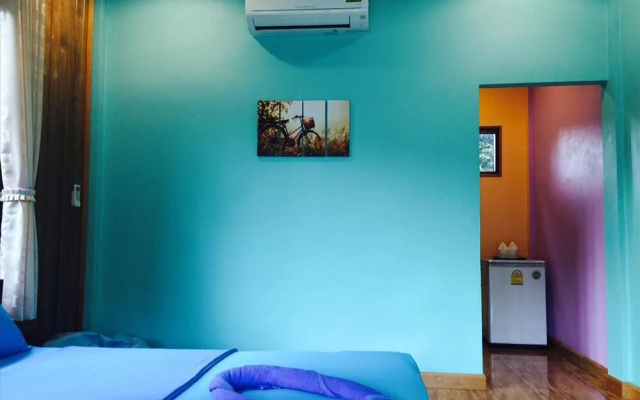 Baan Aowthai Homestay Ko Kood