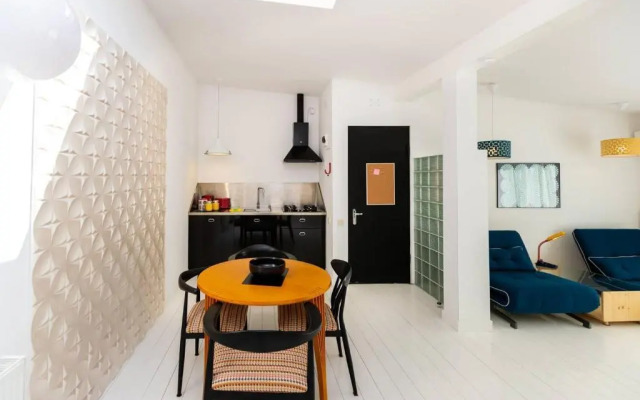 Wehost Apartment With Huge Terrace