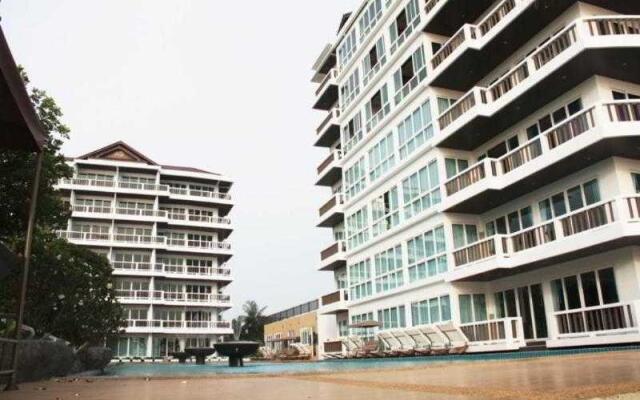 The Sand Beach Hotel Pattaya вид на фасад