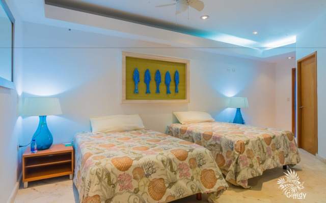 Deep Blue Condos - 103