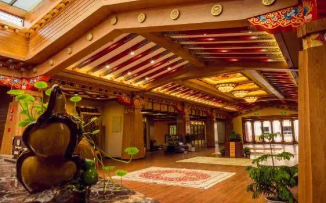 Holy Lotus Tibetan courtyard Hotel
