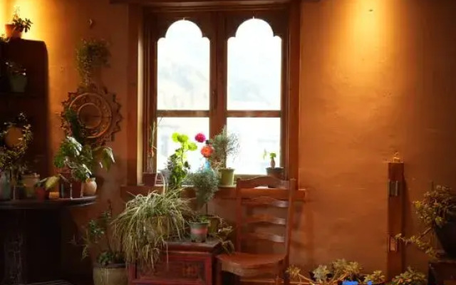 Qudeng Mountain Residence Homestay (Siguniang Mountain Changping Valley Scenic Area)