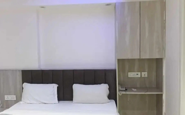 Hotel Red Chilly Adarsh Nagar