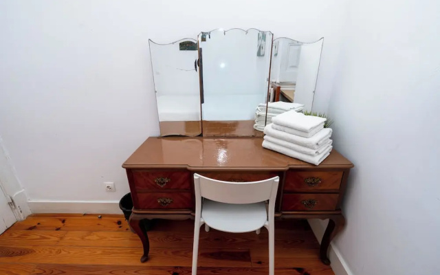 2 Bedroom Apartment Located Heart of Lisbon City