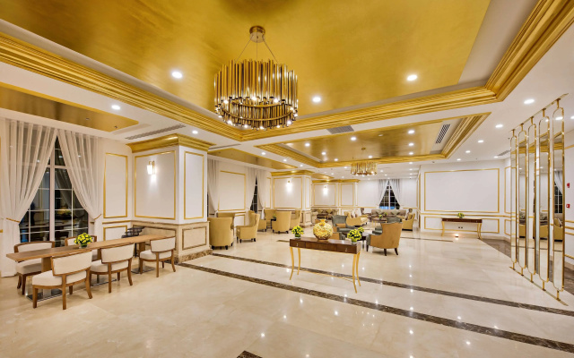 Wyndham Danang Golden Bay