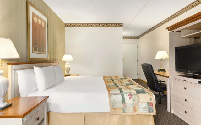 Travelodge Owen Sound ON