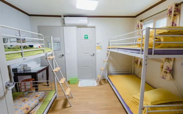Panda Guesthouse - Hostel