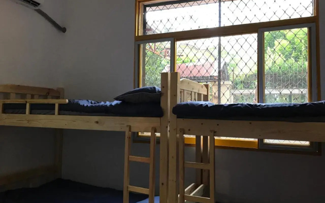 No. 6 Cuobian Hostel