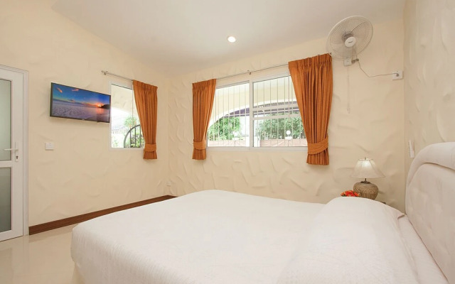 Nai Mueang Far Villa with 4 bedroom