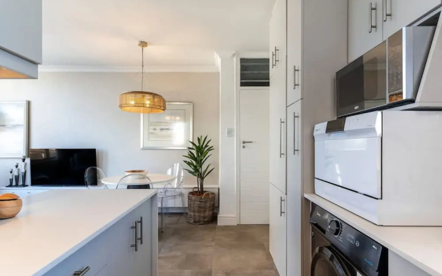 Modern 1 bed Table Mountain View Hideaway