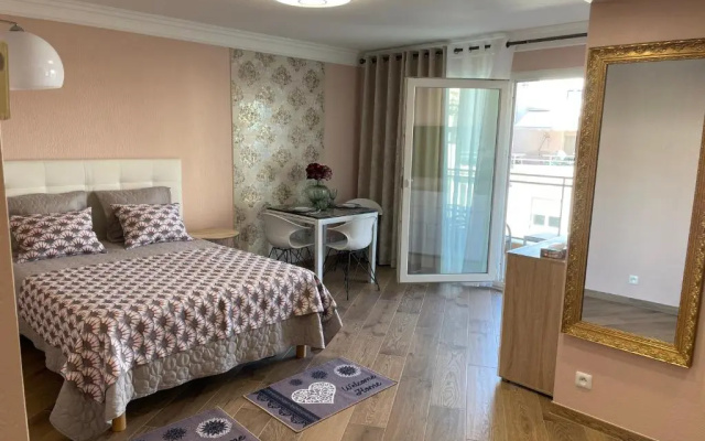 Studio with Swimming Pool 80 Meters Near the Beach (Adults Only)