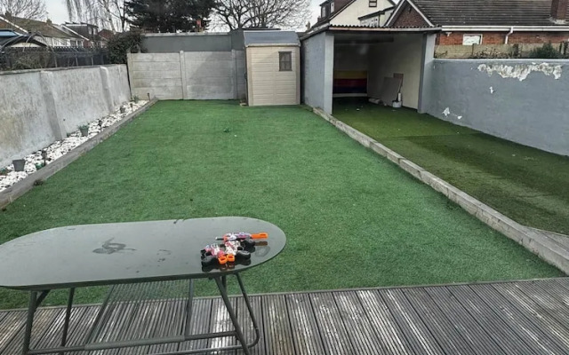 Charming Bungalow Rental in Rainham Comfort and Convenience