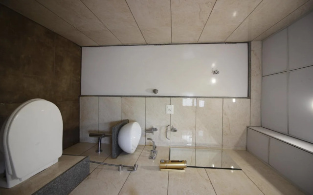 Hotel Limra Surat