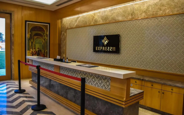 Express11 Hotel