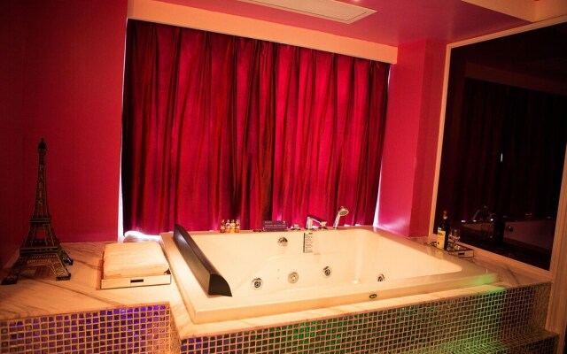 Rose Lover Hotel