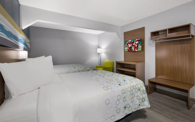 Motel 6 Orange