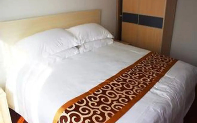 Harcourts Executive Hotel