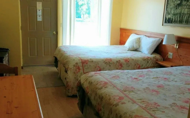 Westport Station Motel