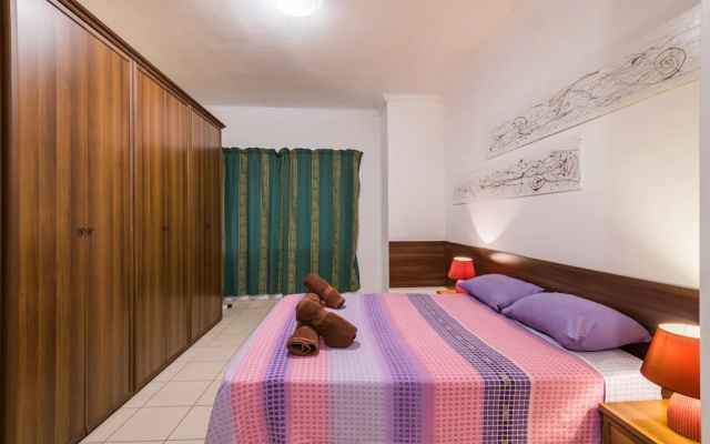 Spinola Bay Mansion Seafront Apartment by Getaways Malta