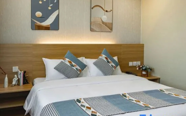 Yantai Shenlan Business Travel Hotel