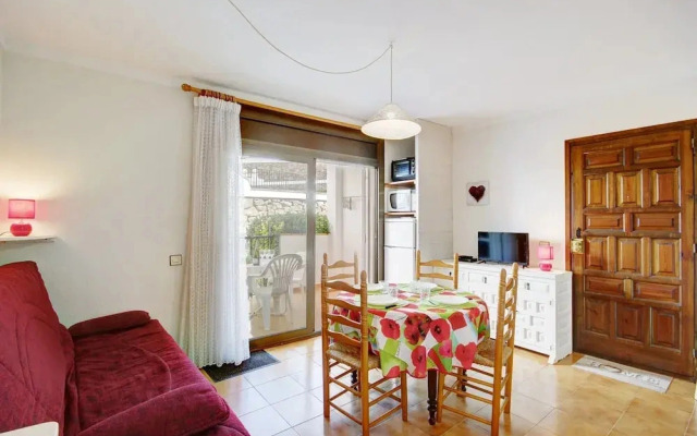 Apartment in Rosas Near Playa de Roses