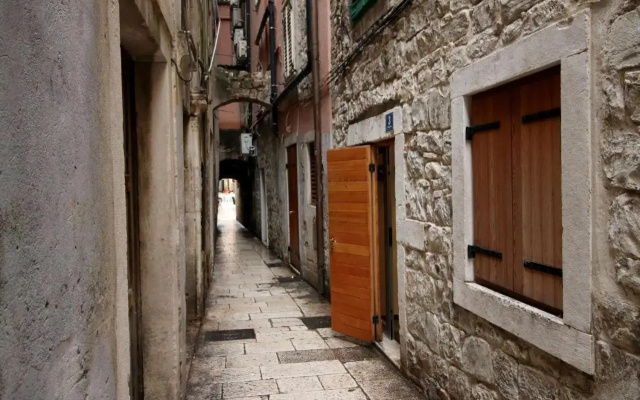 Ante Studio Apartment
