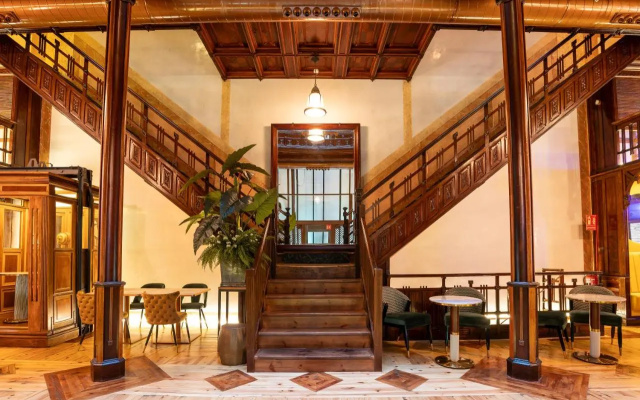 Hotel Tres Campanas