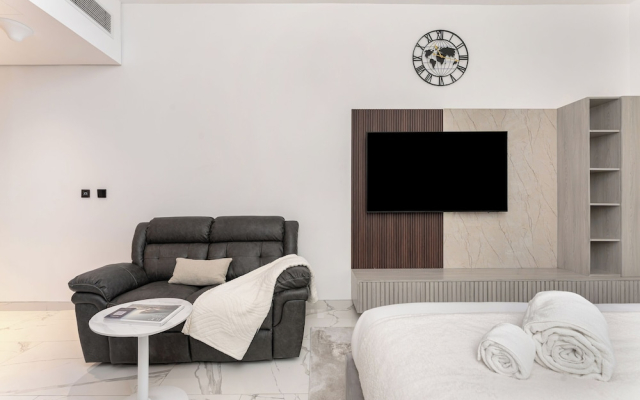 PVH - Royal Regency - Modern Studio
