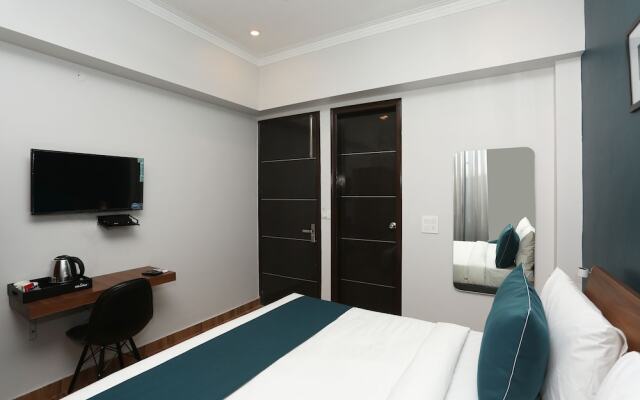 SilverKey Executive Stays 19650 Huda Star Mall