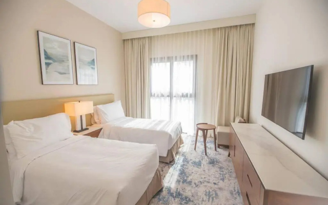 Luxurious 5 Bedroom Apartment - Full Ocean view