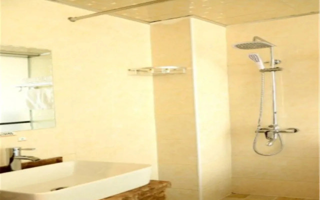 Huarong Apartment Hotel
