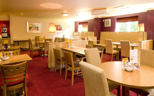 Premier Inn Birmingham Hall Green