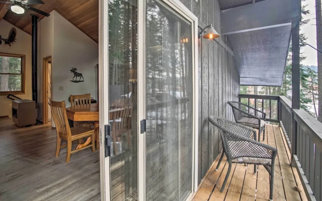 Modern Cabin - 2 Mi to Speelyi Beach!