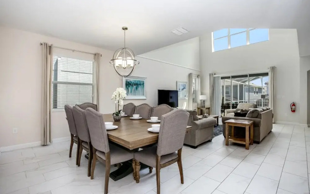 5 Bdrm Gated Golf Community Villa
