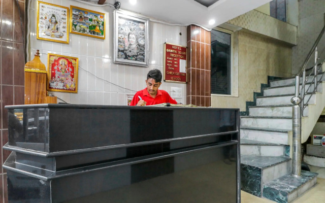OYO 48507 Hotel Gayatri Delux