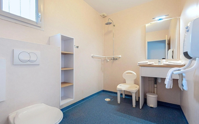 Accessible Apartment With Terrace for 3