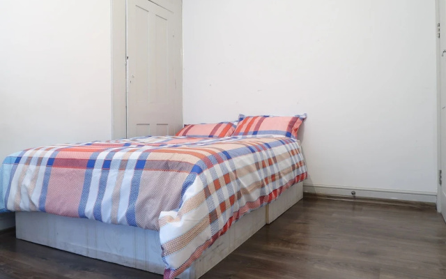 Clemence Street - Deluxe Single Guest Room 5