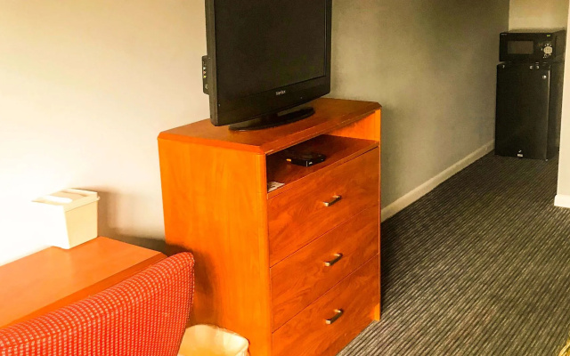 Economy 7 Inn