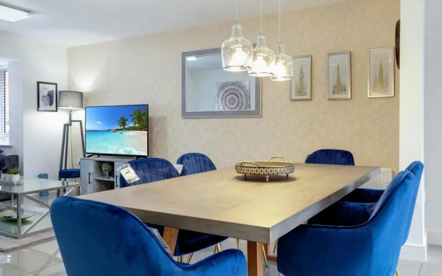 Luxury 5 bedroom Serviced Hse Leavesden