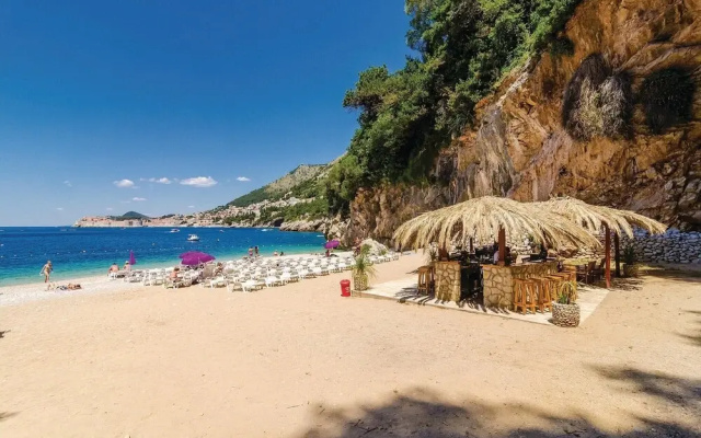 Nice Apartment in Mlini With Wifi and 1 Bedrooms