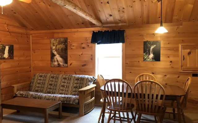 Kennebec Riverside Cabins