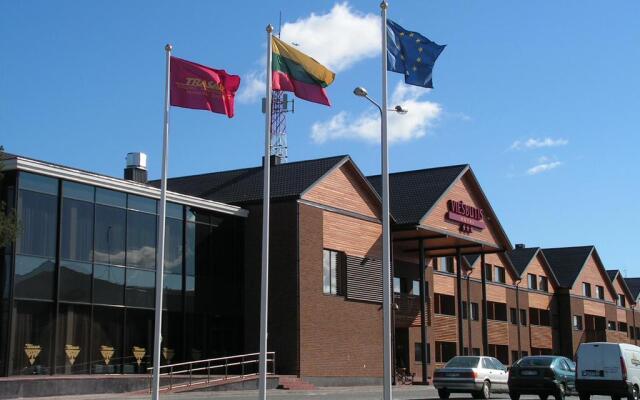 Отель Trasalis - Trakai resort & SPA Литва, Тракай - 1 отзыв об отеле, цены и фото номеров - забронировать отель Trasalis - Trakai resort & SPA онлайн вид на фасад