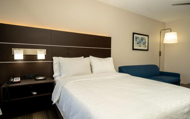 Holiday Inn Express & Suites Deer Park by IHG