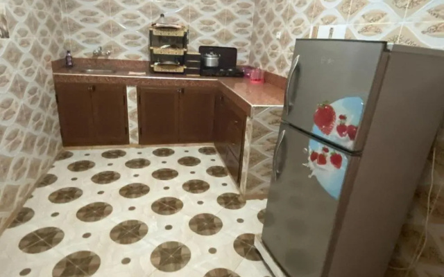 Emi’s Sahara Desert Flat