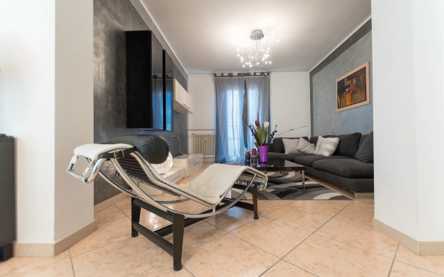 Silvy Apt Salo Charming & Near Center