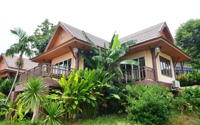 Отель Baan Puteri Resort Lanta Ланта вид на фасад