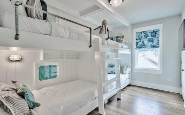 Green Wave by Southern Vacation Rentals