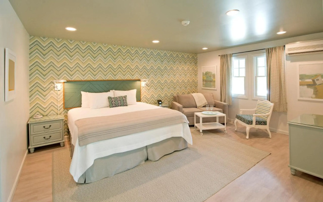 Village Cove Inn